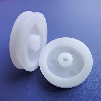 Белое пластиковое колесо со шкивом Маленький Вогнутый Маховик Ременный шкив Диаметром 20 мм Отверстие для отверстия 2 мм Аксессуары для игрушек DIY