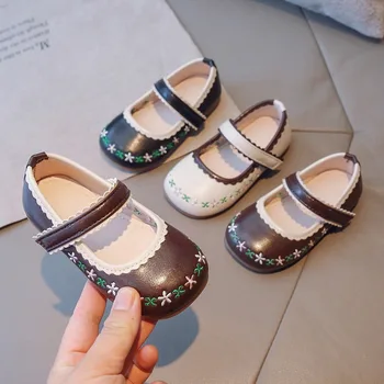 Детская кожаная обувь 2023 Four Seasons Корейское издание для отдыха девочек Принцесса Студенческая одиночная обувь для выступлений Одиночная обувь