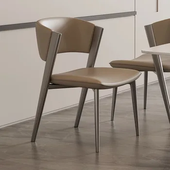 Легкое роскошное обеденное кресло Современная гостиная Простые модные обеденные стулья в скандинавском стиле Кожаные Кухонные табуреты для отдыха Мебель для дома