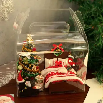 Рождественский миниатюрный кукольный домик 