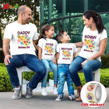 Семейные футболки, футболки с персонализированным именем на день рождения для детей, одинаковые наряды для семьи, футболки для мальчиков и девочек, раздача детских наклеек